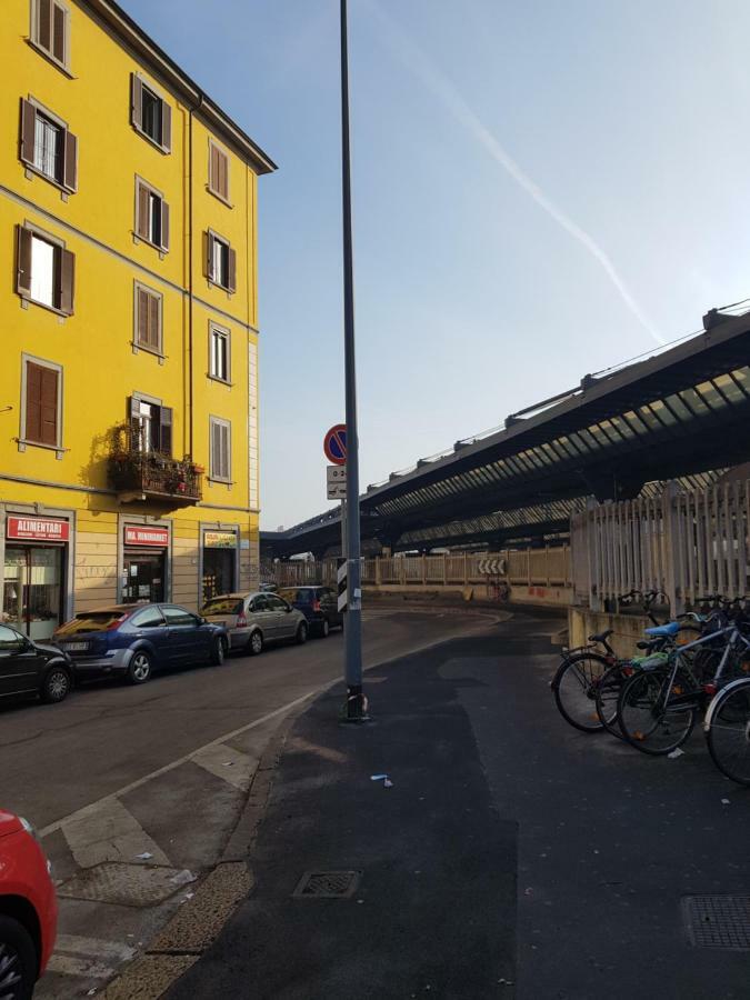 Suite In Milano Certosa Station Milão Exterior foto